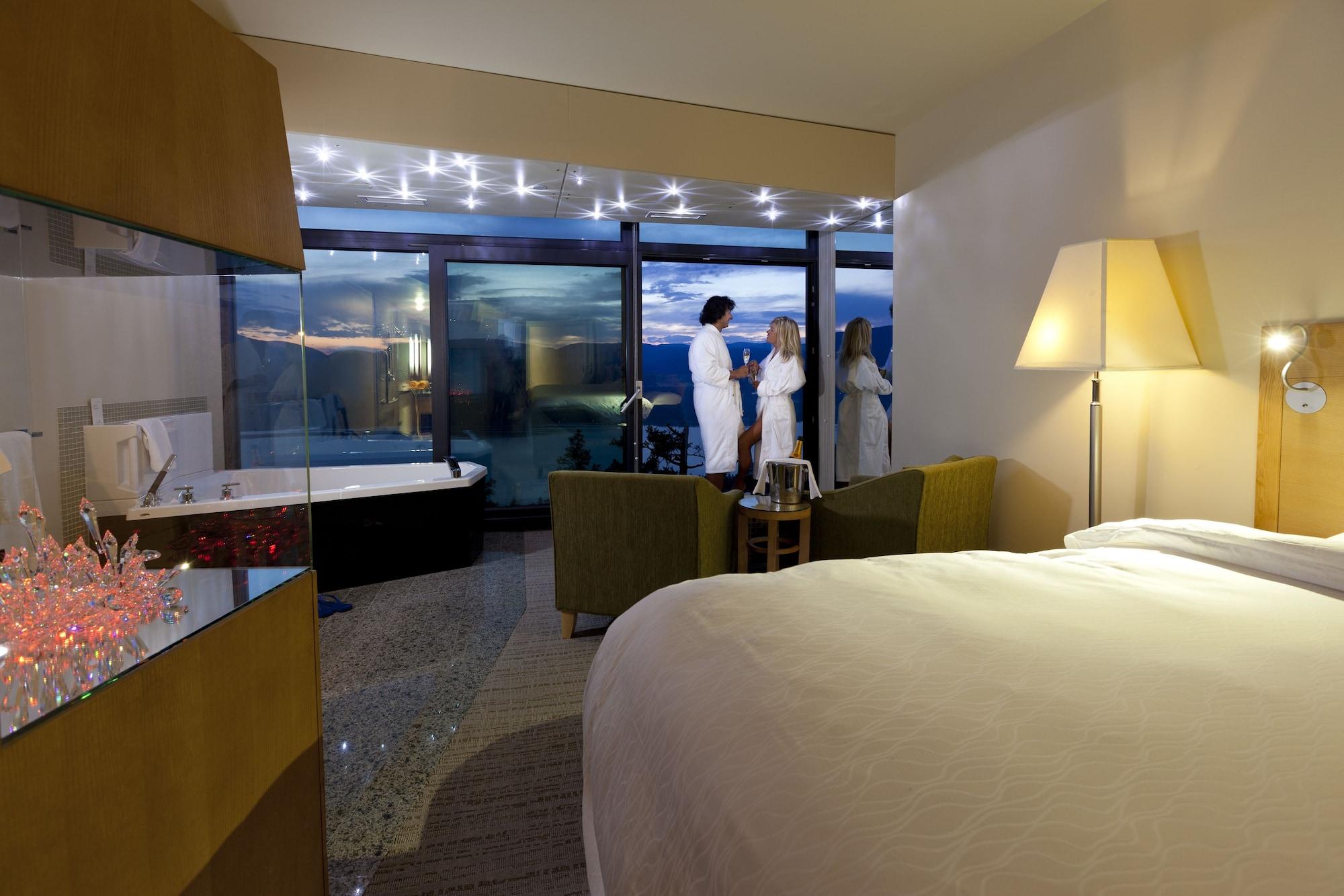 Sparkling Hill Resort And Spa - Adults-Only Resort Vernon Dış mekan fotoğraf